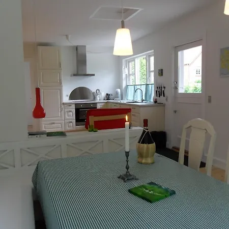 Esters House Bed & Breakfast